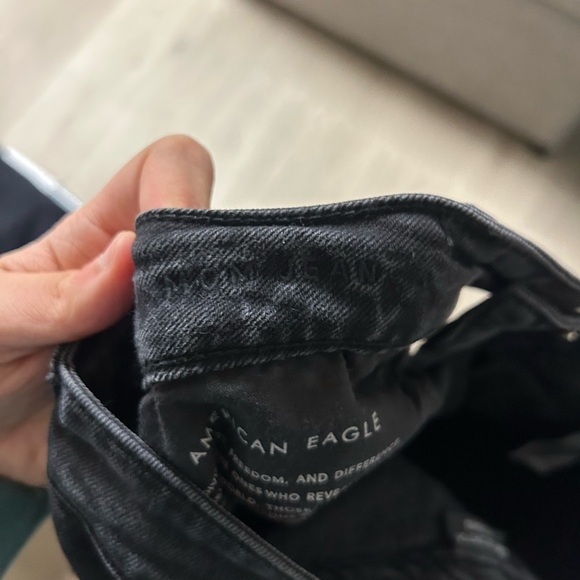 American Eagle Black Ripped Mom Jeans - Picture 4 of 5
